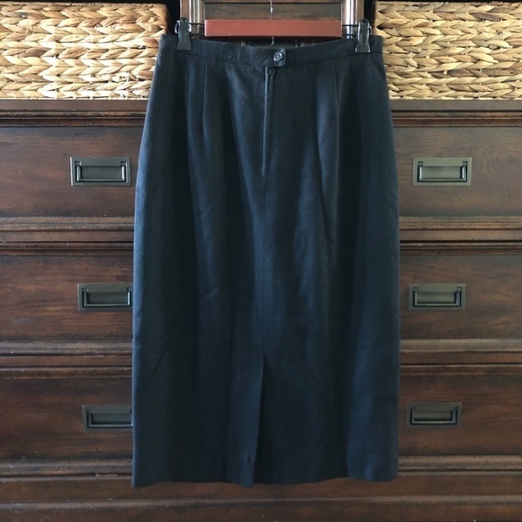 Vintage Breton Place black 100% wool maxi skirt in size 12 - Picture 2 of 4
